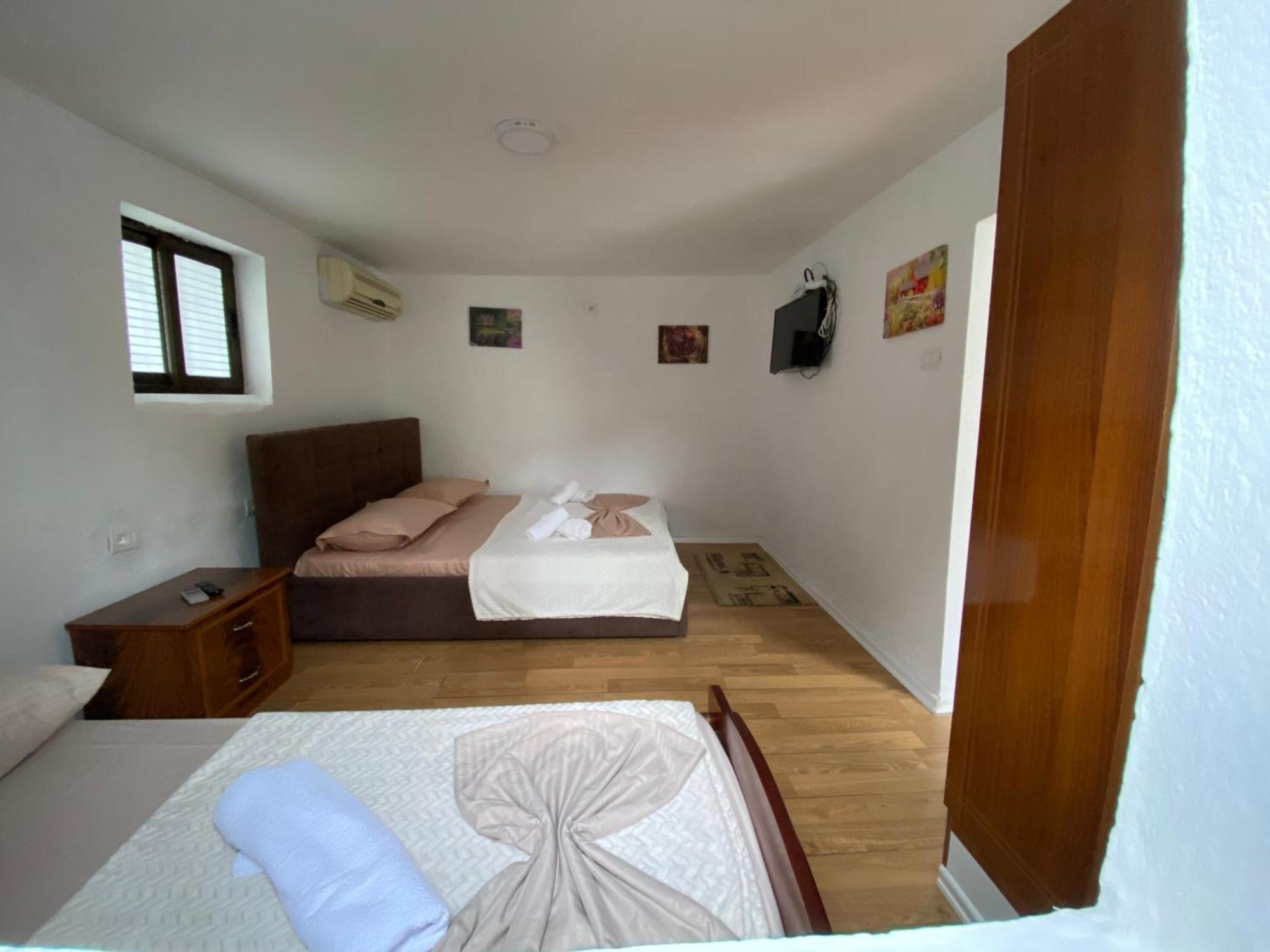 Guesthouse N&B Berat Exterior photo